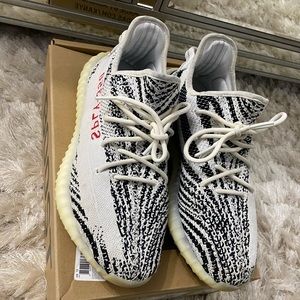 Yeezys Zebra sz 12